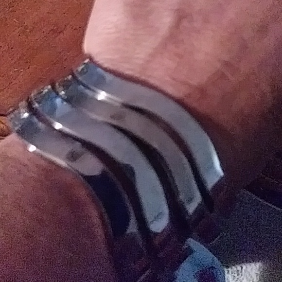 SALE!Vintage S.S. wavy oval shaped 925 hinged bangle bracelet 1 ONLY LEFT! - Picture 8 of 8